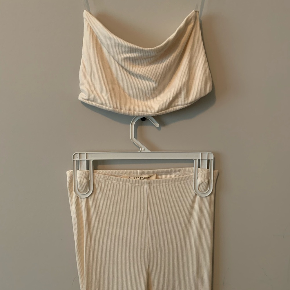 Cream Crop top and leggin